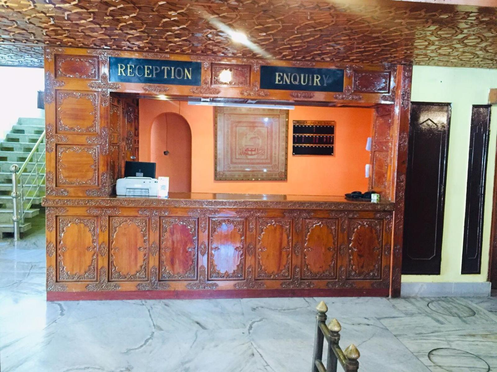 ホテル Kashmir Hill Town Srīnagar エクステリア 写真
